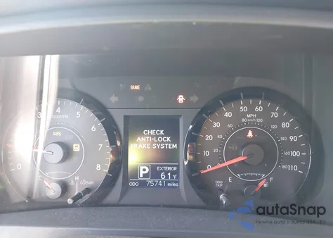 2015 Toyota Sienna Le 8 Passenger z USA, uszkodzony, nr VIN 5TDKK3DC6FS663698